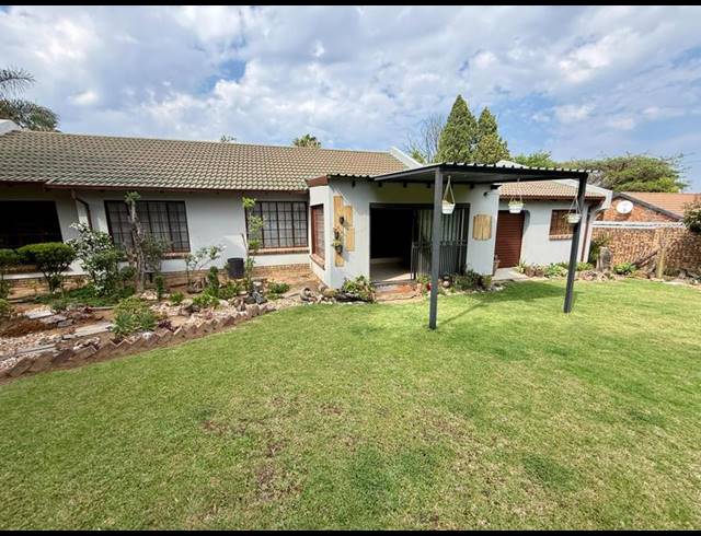 3 BEDROOM HOUSE FOR SALE IN THE REEDS